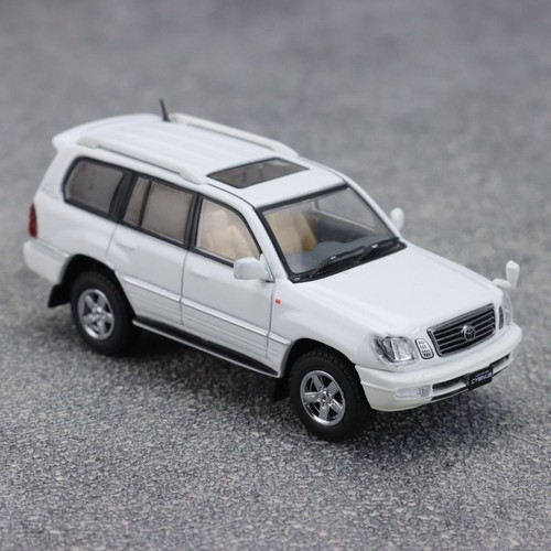 Gcd white land cruiser - cz,